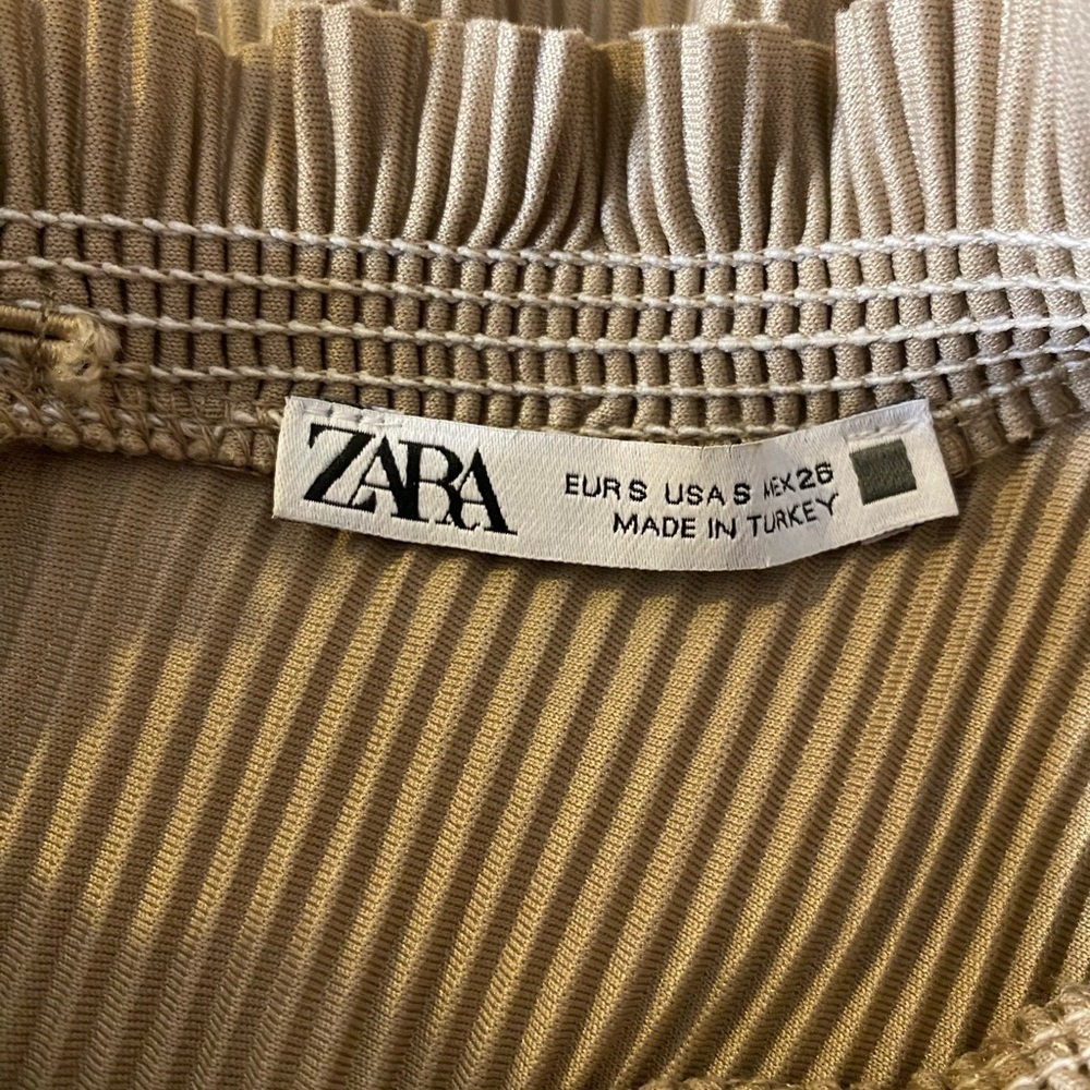 NWOT Zara Women’s Tan Ruffle Trim Top - Picture 4 of 5